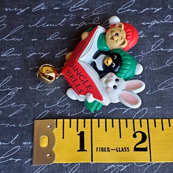 Vintage Hallmark Christmas Pin Animal Friends Singing Jingle Bells Brooch Cute - Picture 5 of 5